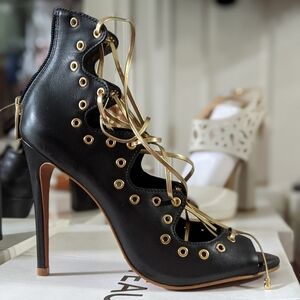 NEW Le Chateau BNWB Real Brazil Leather Wedge Heels Block Sandal